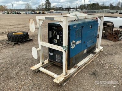 2014 Miller Electric Big Blue 400D 400 A Skid-Mounted Multi-Process Soudeuse à moteur
