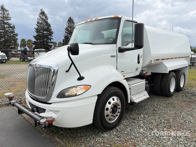 2018 International RH613 4000 gal 6x4 Ciężarówka na wodę