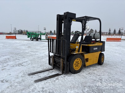 Daewoo G25S-2 4500 lb Pneumatic Tire رافعة شوكية