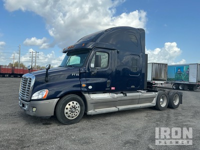 2012 Freightliner Cascadia 6x4 Ciągnik siodłowy T/A z kabiną sypialną