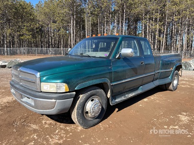 1996 Dodge 3500 SLT 4x2 Extended Cab Pickup