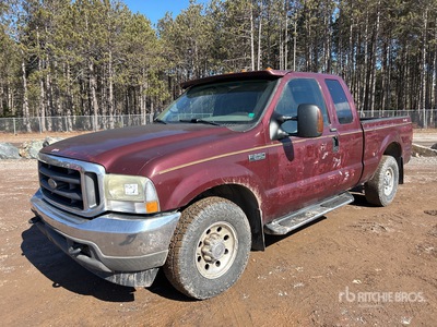 2004 Ford F-250 XL 4x2 Extended Cab Pickup