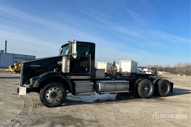 2014 Kenworth T800 6x4 T/A Day Cab Truck Tractor