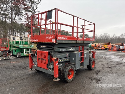 2015 Skyjack SJ8841RT 4x4 Diesel Scissor Lift