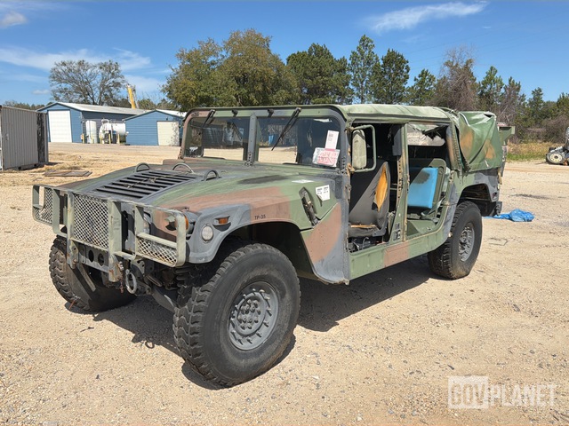 2003 AM General M1097A2 HMMWV 4 Door Soft Top w/Truck Body