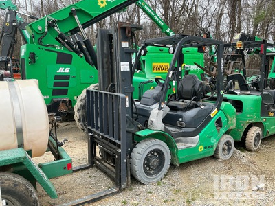 2014 Komatsu FG25T-16 4650 lb Pneumatic Tire Wózek widłowy