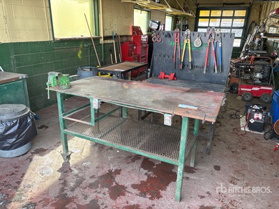 Quantity of (3) Work Tables Articoli da ferramenta e di consumo