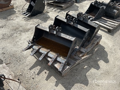 Quantity of (3) 30 in Digging Excavator Bucket