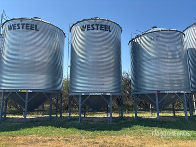 Westeel +/- 3200 bu 5 Ring Hopper Grain Bin