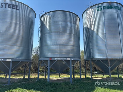 Westeel +/- 2600 bu 4 Ring Hopper Grain Bin