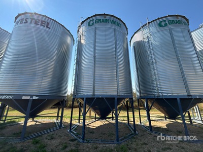 Grain Vault +/- 3200 bu 5 Ring Hopper Grain Bin