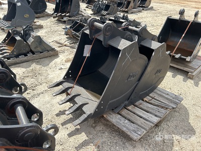 Quantity of (2) 30 in Digging Excavator Bucket