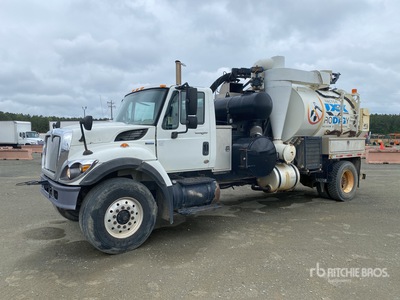 Vactor HXX on 2009 International 7500 4x2 Vacuum Excavator Truck