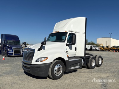 2021 International LT625 6x4 Cabeza Tractora Cabina Corta