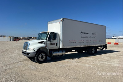 2015 International 4300 4x2 Camion fourgon