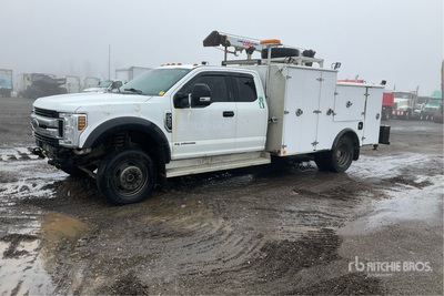 2019 Ford F-550 XLT 4x4 Extended Cab Service Truck