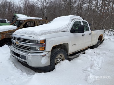 2015 Chevrolet Silverado 2500 4x4 Crew Cab Pickup (Inoperable)
