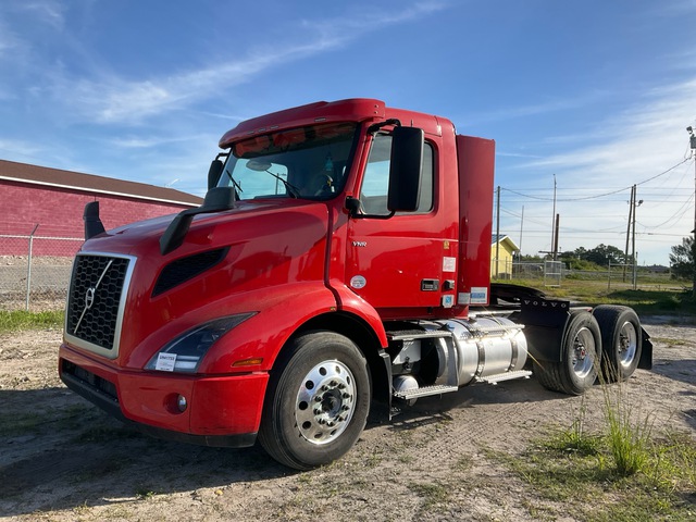2022 Volvo VNL 6x2 T/A Day Cab Truck Tractor