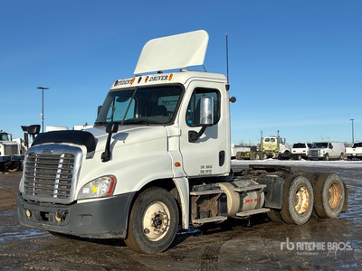 2014 Freightliner Cascadia 125 6x4 Ciągnik siodłowy T/A z kabiną dzienną