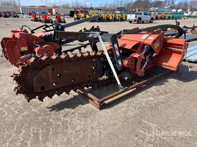 2015 Ditch Witch H911 72 in Trencher-bevestiging