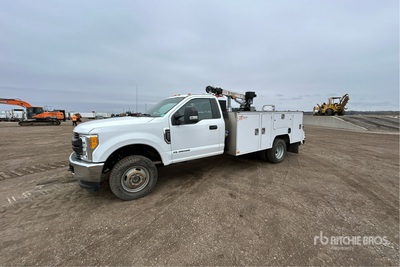 2017 Ford F-350 4x4 Service Truck