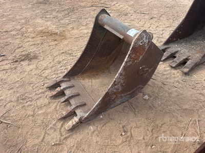 24 in Q/C Digging Backhoe Rear Bucket