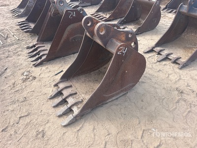 24 in Digging Backhoe Rear Bucket