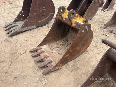 24 in Digging Backhoe Rear Bucket