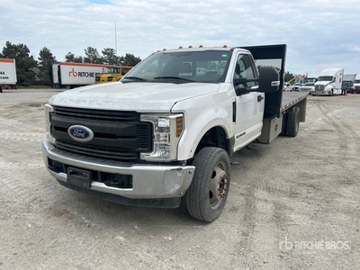 2019 Ford F-550 4x2 Flatbed Truck