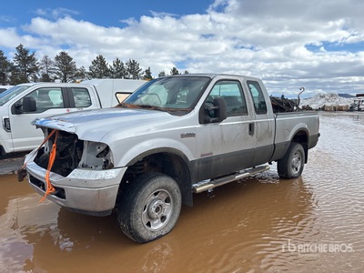2005 Ford F-350 XLT 4x4 Extended Cab Pickup (Inoperable)