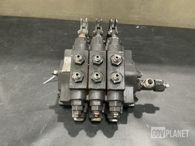 Oshkosh 1471160 Linear Directional Control Valve