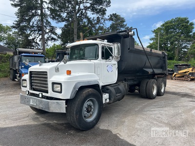 2001 Mack 600 6x4 Tipper Truck