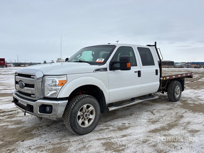 2014 Ford F-350 XLT 4x4 Crew Cab Camion à Plateau