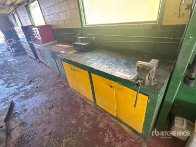 Quantity of (2) Shop Work Tables Articoli da ferramenta e di consumo