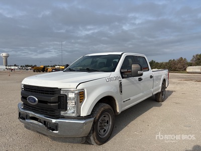 2019 Ford F-350 4x2 Crew Cab بيك اب