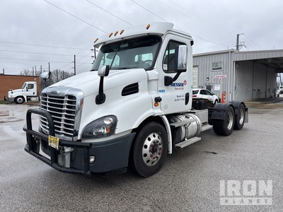 2020 Freightliner CA113DC 6x4 Cabeza Tractora Cabina Dormitorio