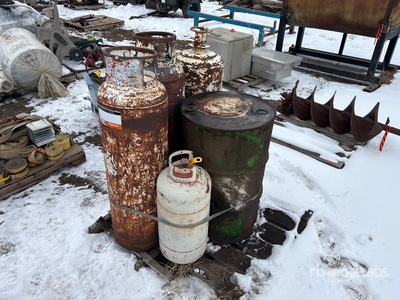 Quantity of (4) Portable Steel Propane Réservoir