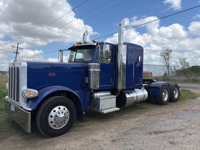 2022 Peterbilt 389 6x4 T/A Sleeper Truck Tractor