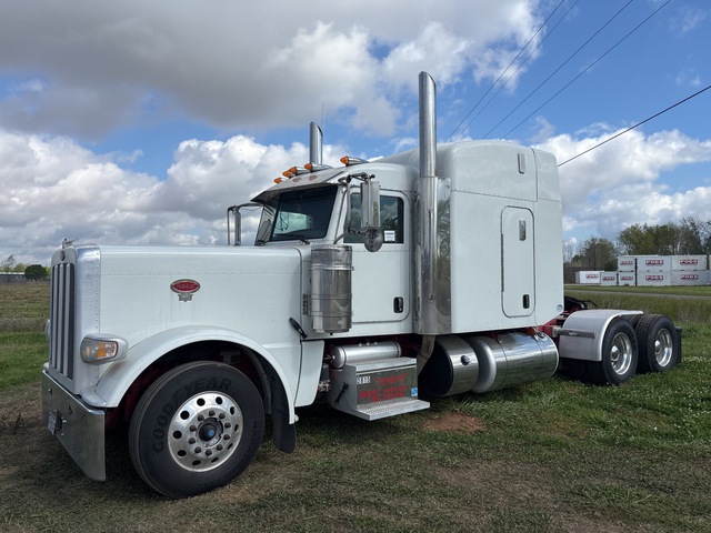 2014 Peterbilt 389 6x4 T/A Sleeper Truck Tractor