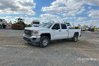 2015 GMC Sierra 3500HD 4x2 Crew Cab Pickup