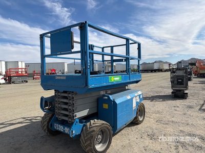 2006 Genie GS-3268 RT 4x4 Dual Fuel Scissor Lift