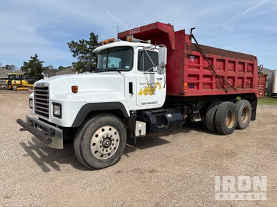 1995 Mack RD688S 6x4 T/A Dump Truck