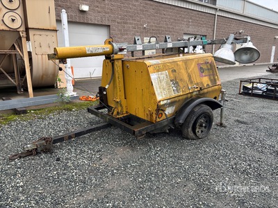 2010 Terex AL5000 Wieża oświetleniowa (Inoperable)