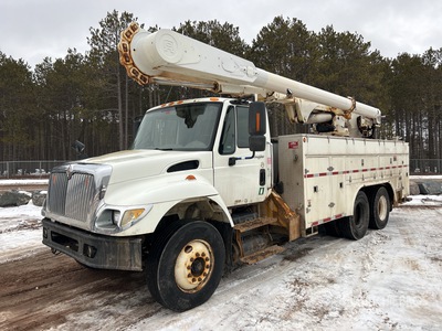 Altec AM55E 55 ft on 2006 International 7400 6x4 Bucket Truck