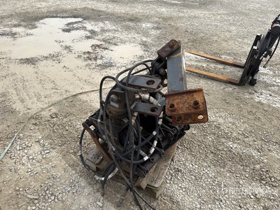 Quantity of (2) Benne à secteurs ouvrants