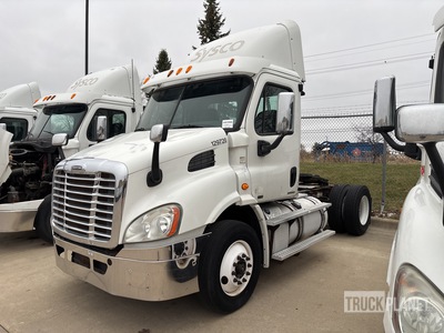 2012 Freightliner Cascadia 113 4x2 S/A Day Cab Truck Tractor (Inoperable)