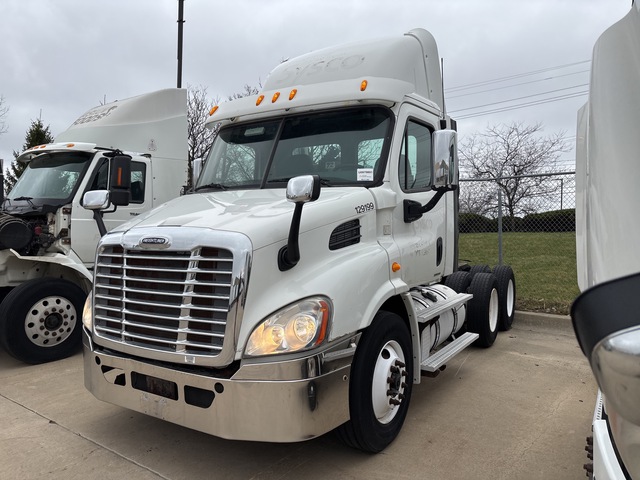 2012 Freightliner Cascadia 113 6x4 T/A Day Cab Truck Tractor