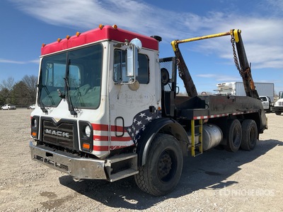 2008 Mack MRU612 TerraPro 6x2 Refuse Bin Hooklift Truck