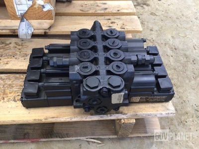 JLG 8902099 Linear Directional Valve