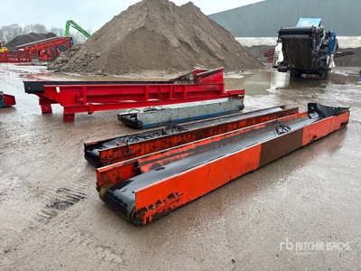 Quantity of (4) Convoyeur